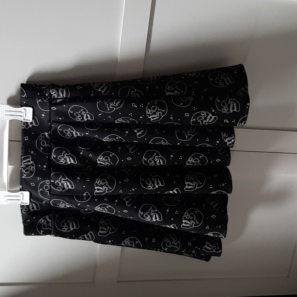 Hot topic Halloween Skull skirt